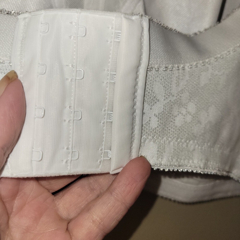 Playtex White Wireless Bra 42C Full Coverage Soft Cup Floral Jacquard Support - Picture 4 of 5